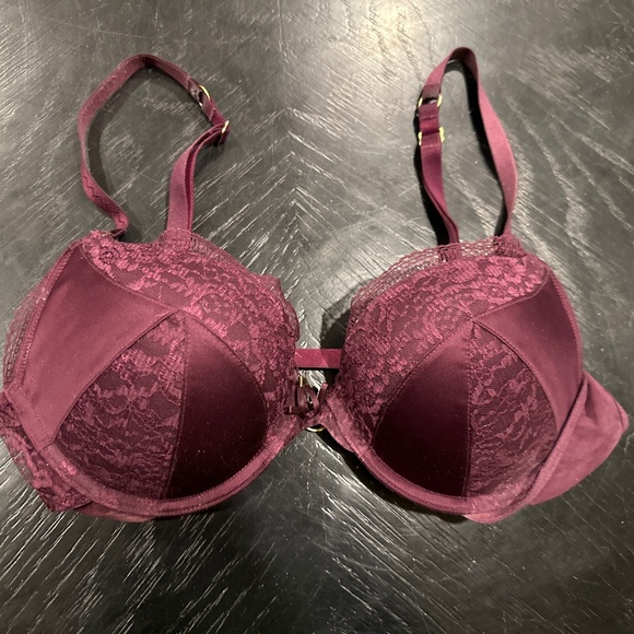 Victoria’s Secret Bra 34C - Picture 1 of 3